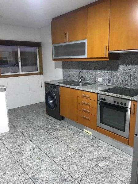 Arrenda-se T2 com garagem fechada - Ermesinde - Grande imagem: 3/12