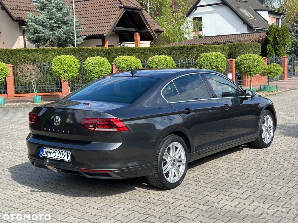 Volkswagen Passat 2.0 TDI Elegance DSG - 12