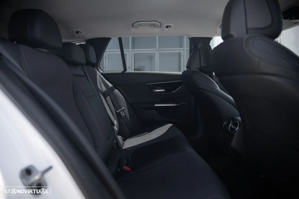Mercedes-Benz C 300 e Avantgarde - 43