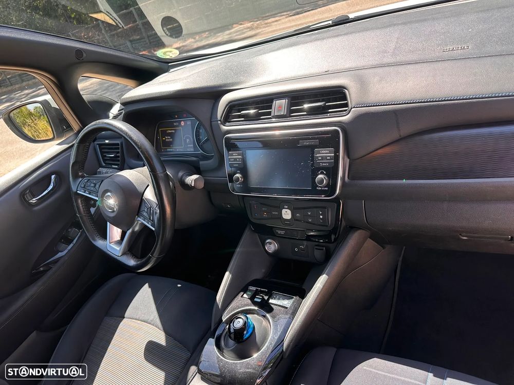 Nissan Leaf 40 kWh Acenta - 28