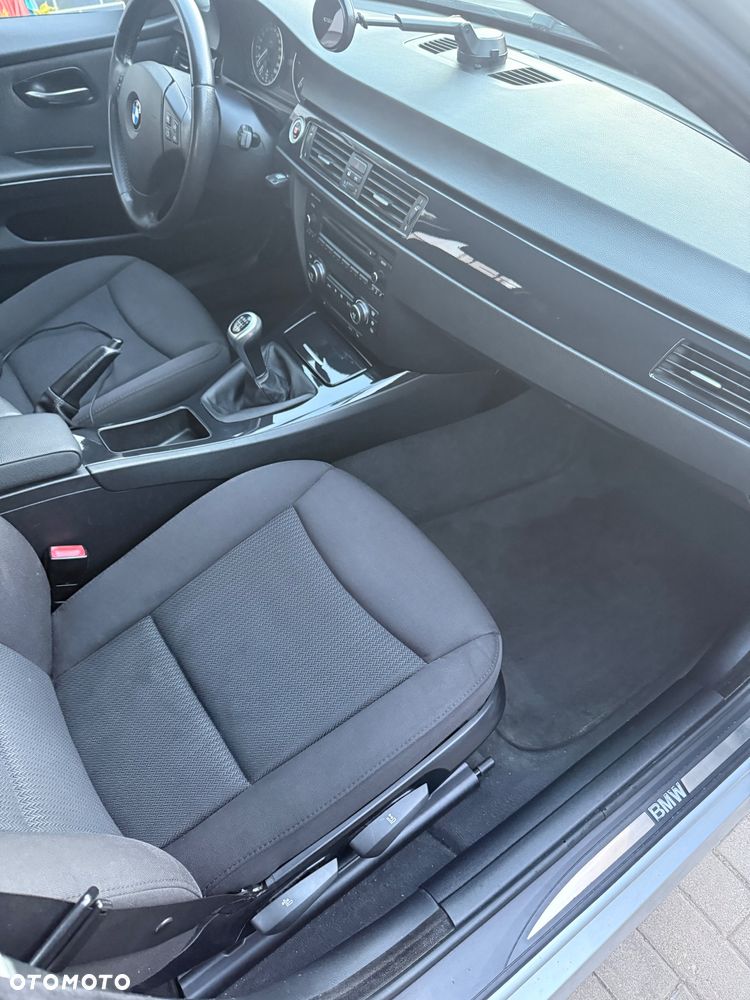 BMW Seria 3 318d DPF - 16