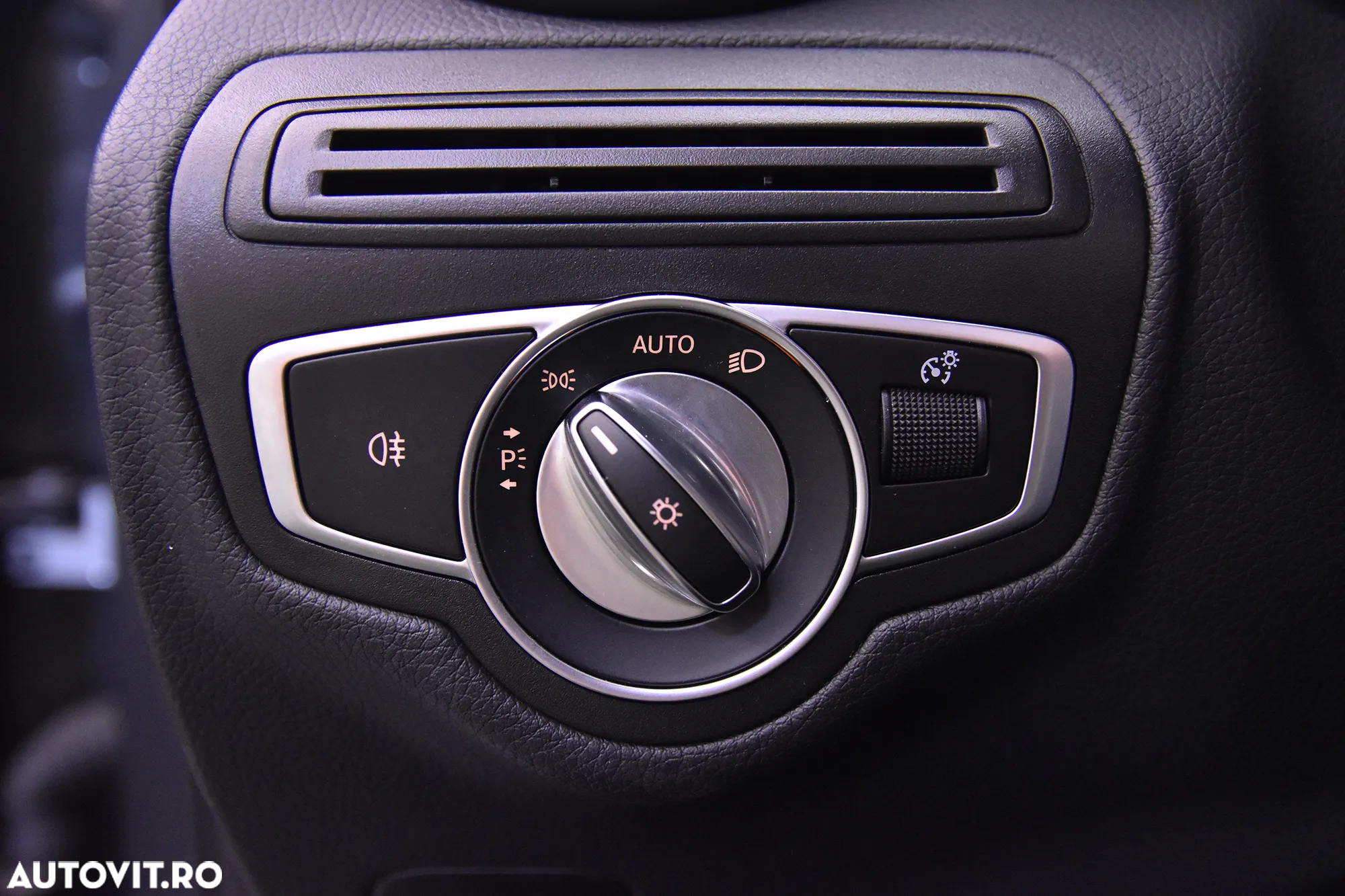Mercedes-Benz GLC Coupe 300 4Matic 9G-TRONIC AMG Line - 15