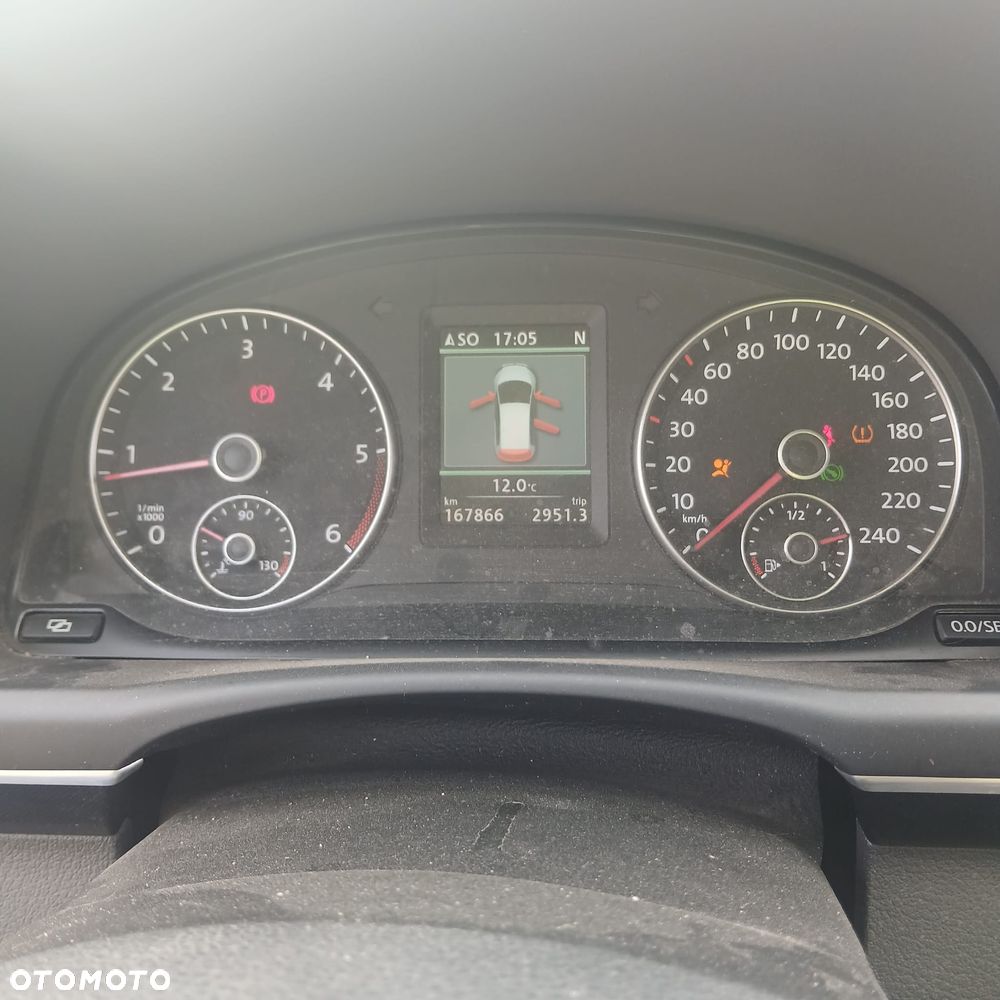 Volkswagen Touran 1.6 TDI DPF BlueMotion Technology DSG Comfortline - 16