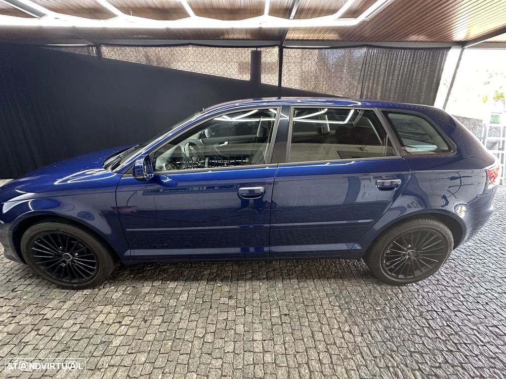 Audi A3 Sportback 1.6 TDI Ambiente - 4