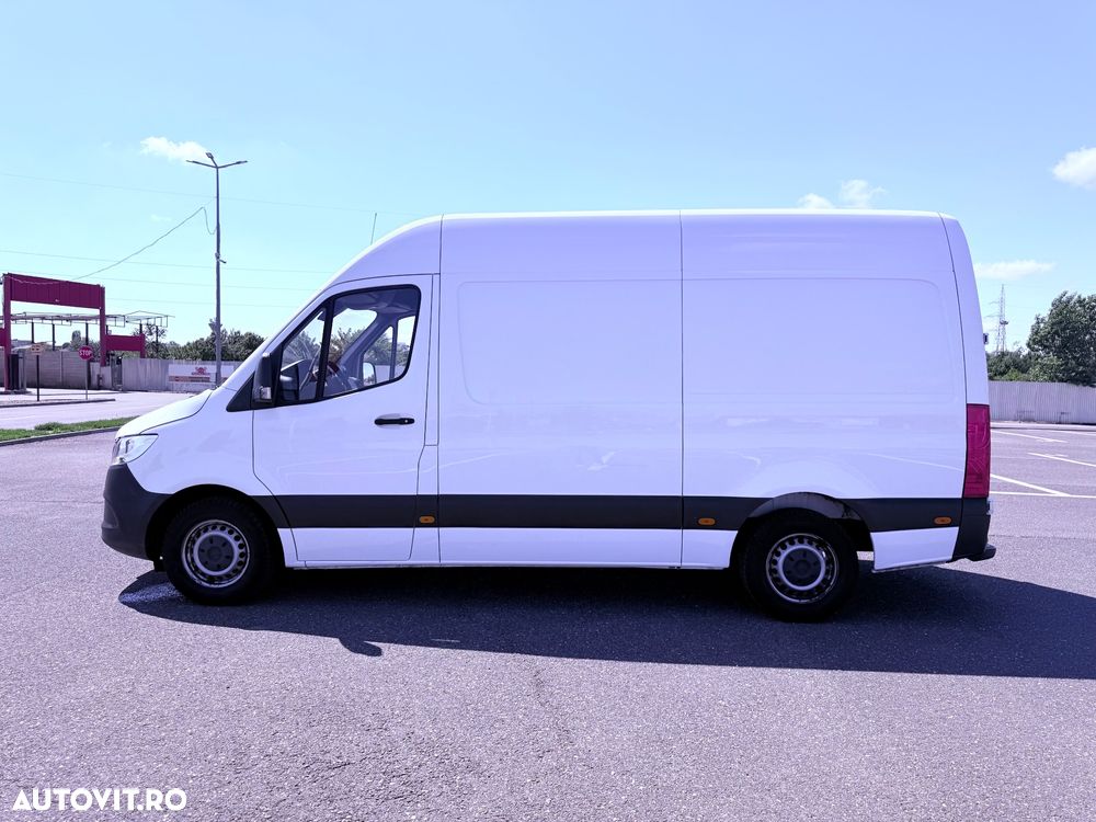 Mercedes-Benz Sprinter - 12