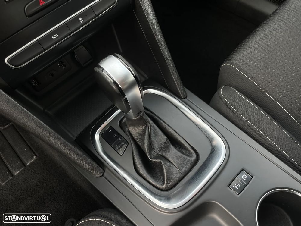 Renault Mégane Sport Tourer ENERGY dCi 110 EDC LIMITED - 10