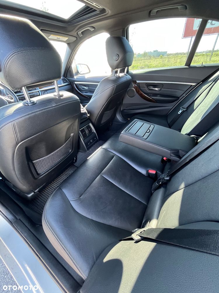 BMW Seria 3 330i xDrive Sport Line - 8