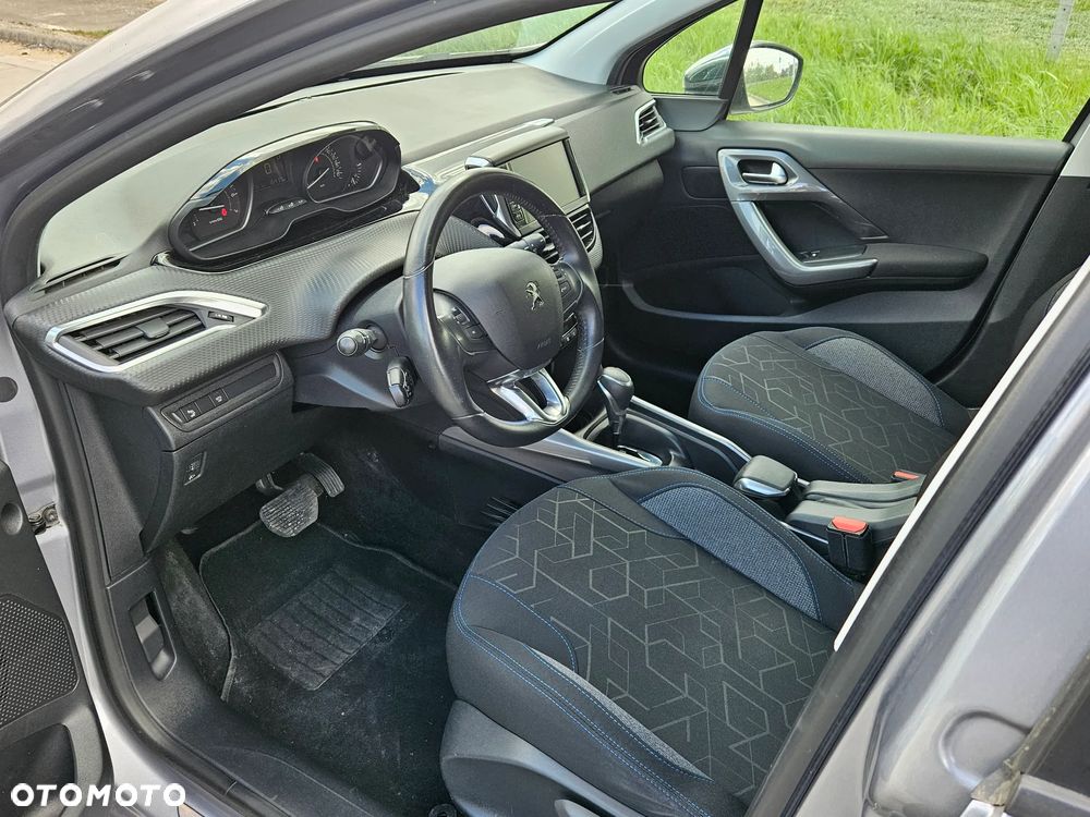 Peugeot 2008 1.2 Pure Tech Style S&S EAT6 - 9
