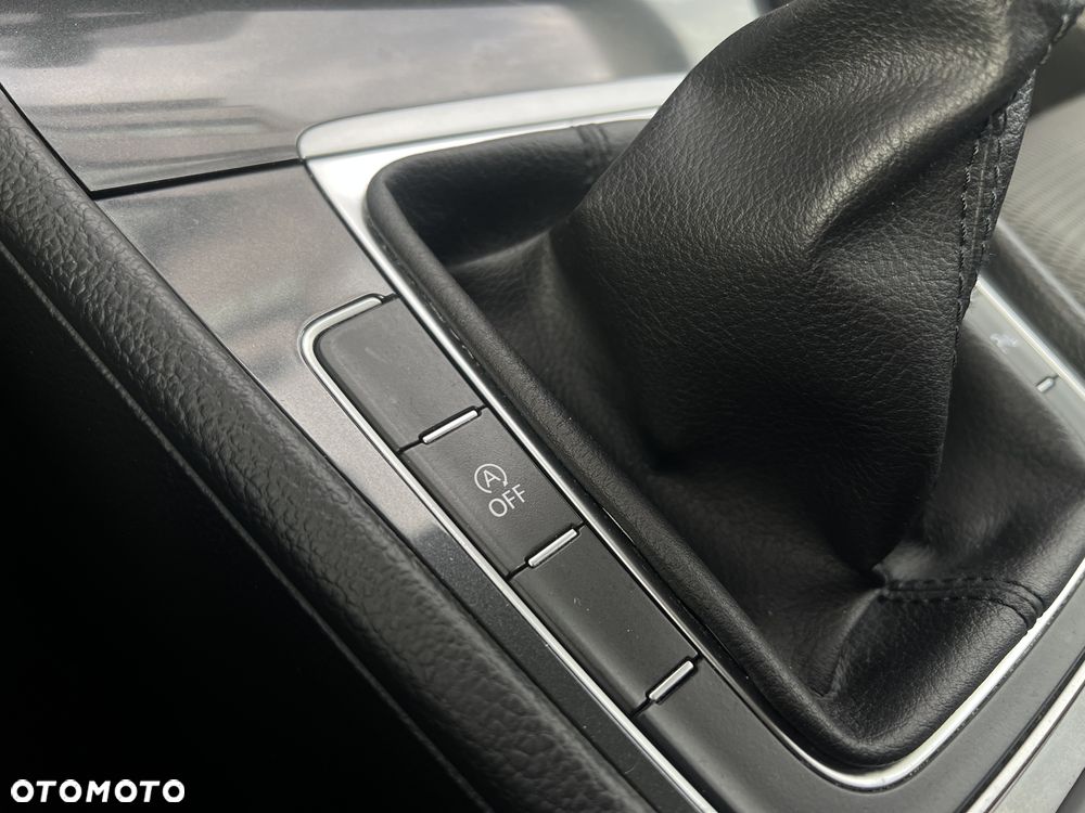 Volkswagen Golf 1.5 TSI BMT Evo Comfortline - 19