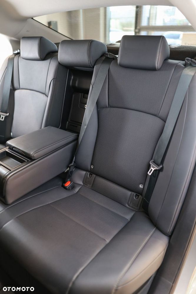 Lexus ES 300h Business Edition - 12