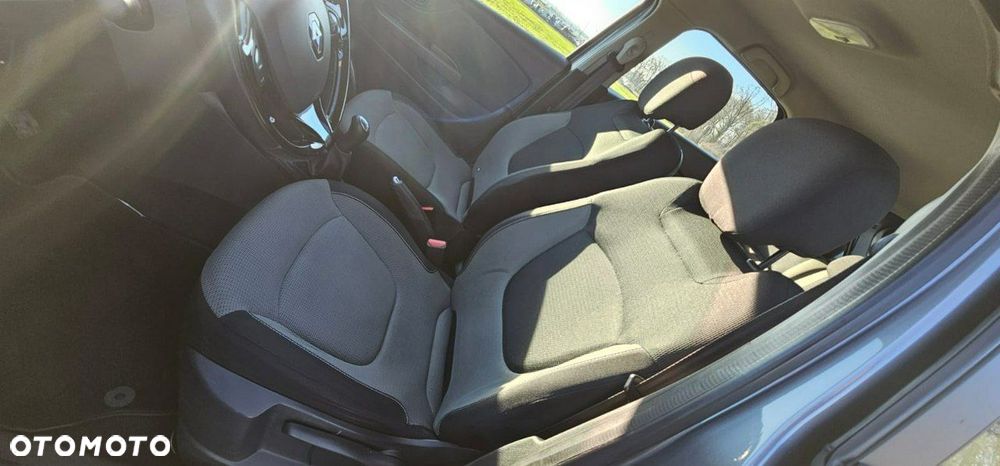 Renault Captur - 24