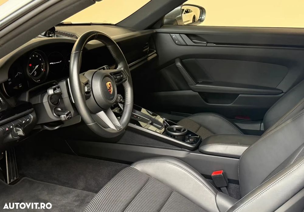 Porsche 911 Carrera T PDK - 6