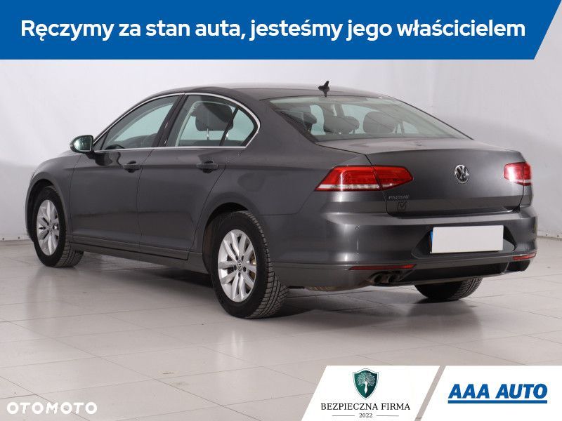 Volkswagen Passat - 6