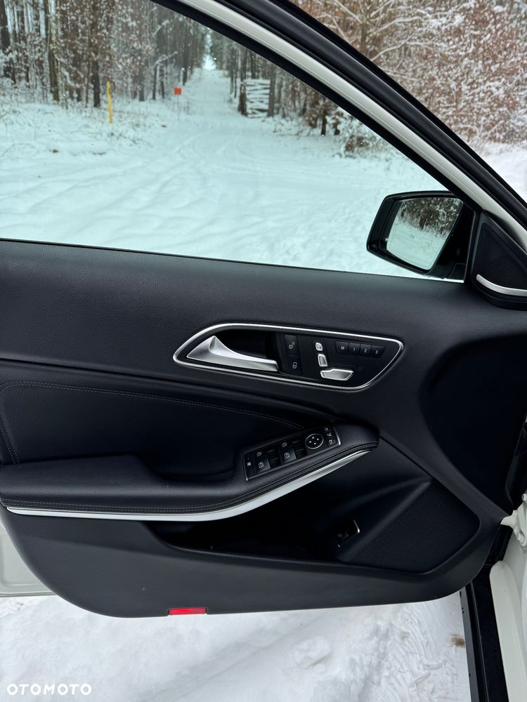 Mercedes-Benz GLA 220 d 4-Matic - 15