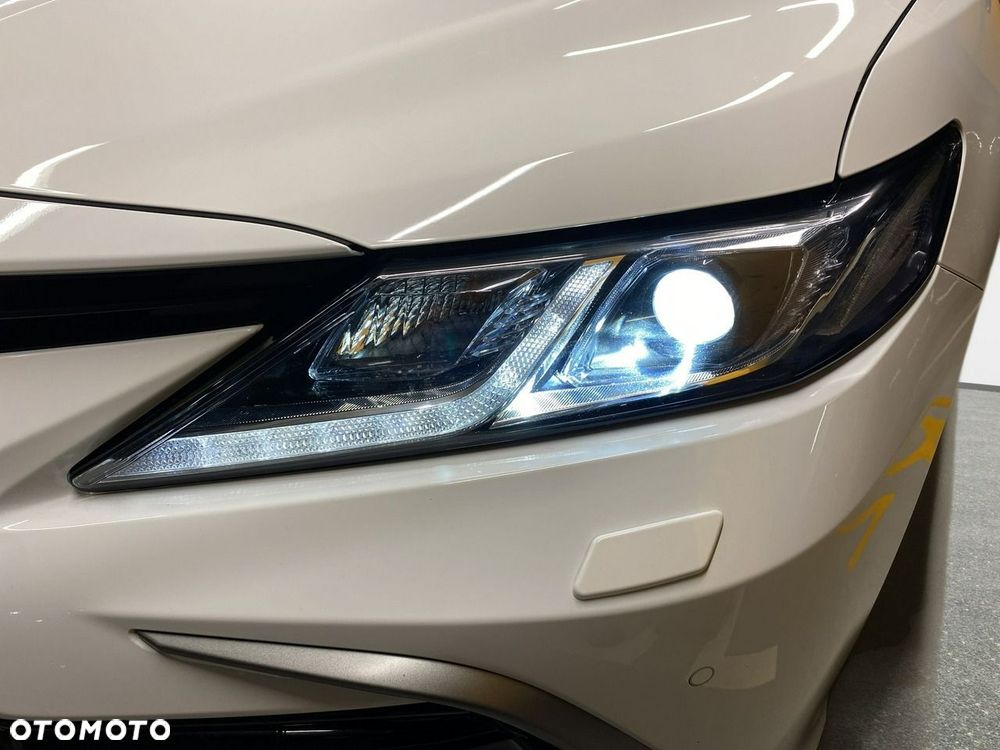 Toyota Camry - 10