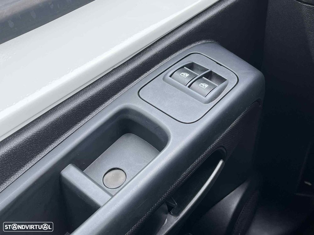 Fiat Fiorino 1.3 M-Jet SX - 12