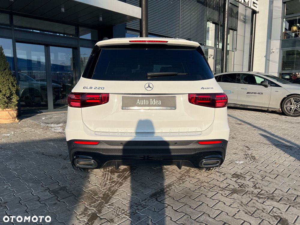 Mercedes-Benz GLB - 18