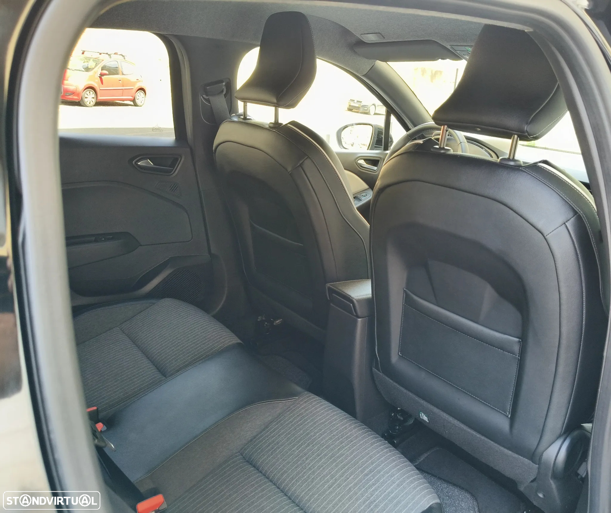 Renault Clio 1.0 TCe Techno Bi-Fuel - 25
