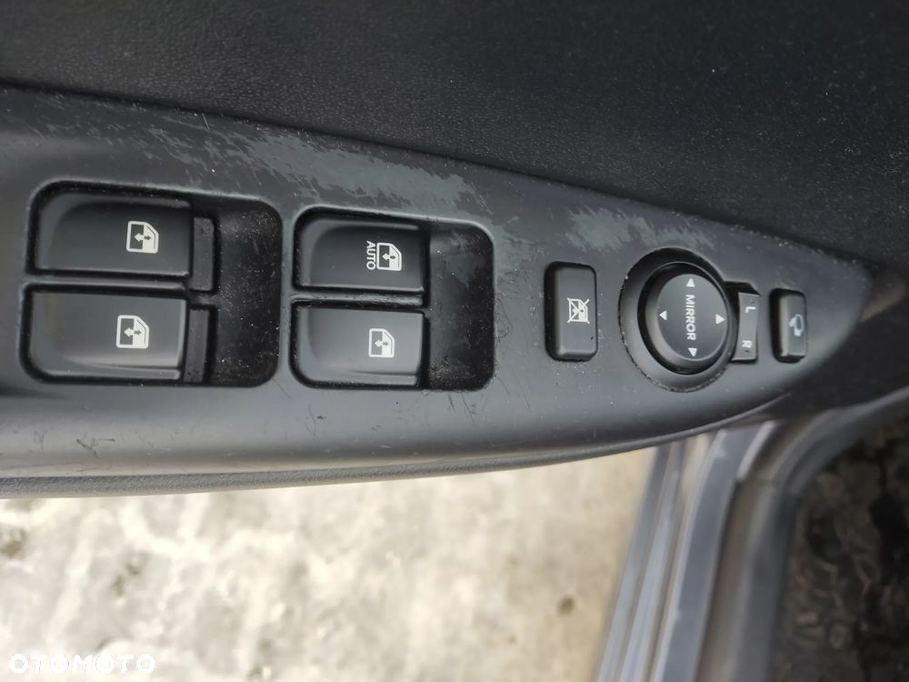 Hyundai i20 1.2 FIFA WM Edition - 14