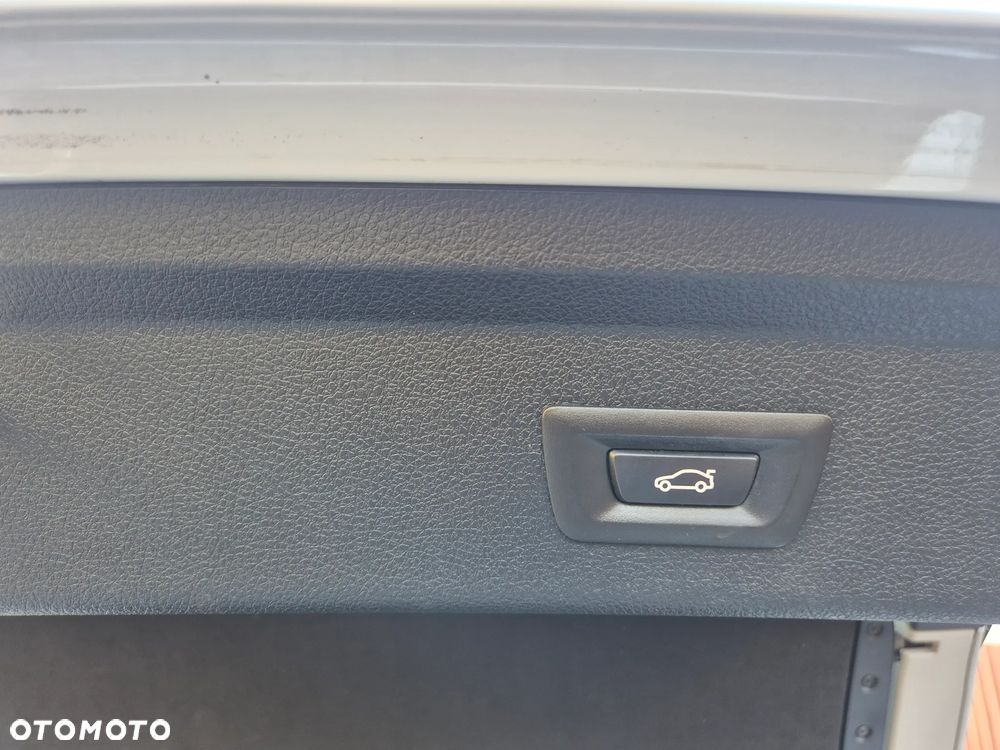 BMW 3GT 318d Business Edition - 28