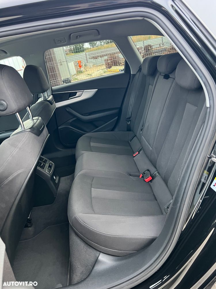 Audi A4 Avant 2.0 TDI S tronic Sport - 32