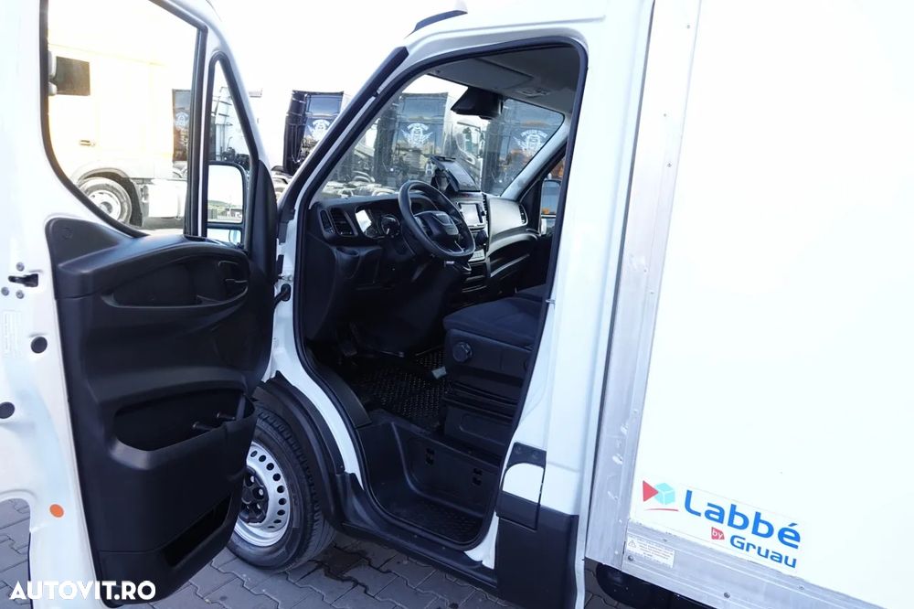 Iveco DAILY 35-160 / 3.0 D / 4.3 M CONTAINER / 750 kg LIFT / TWIN GVWR: 3500 KG / 2021 / IMPORTAT - 24