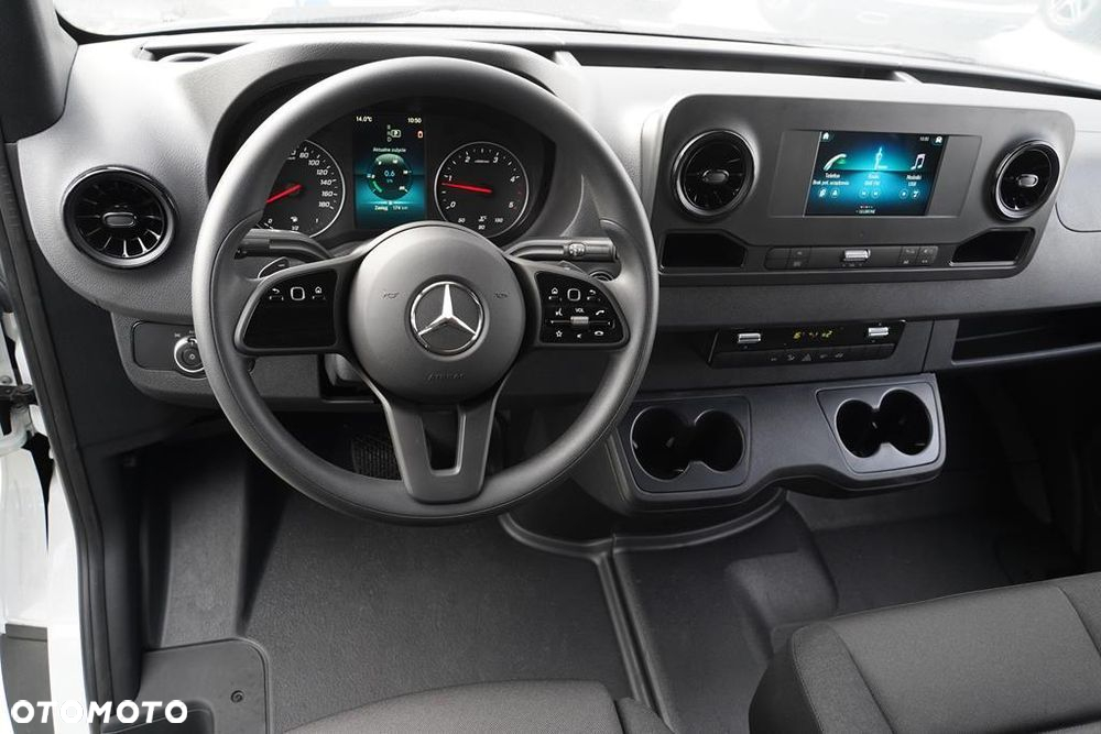 Mercedes-Benz Sprinter - 18