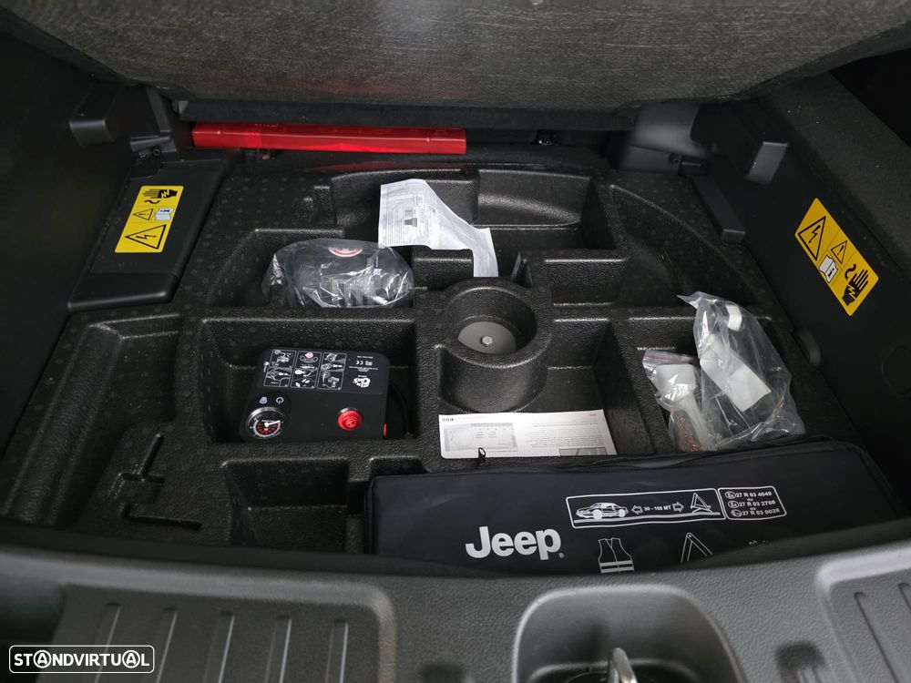 Jeep Compass 1.3 TG Trailhawk - 14