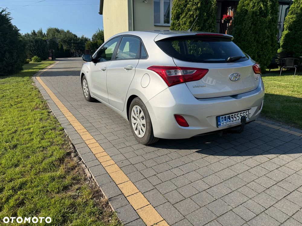 Hyundai i30 1.6 D Classic + - 8