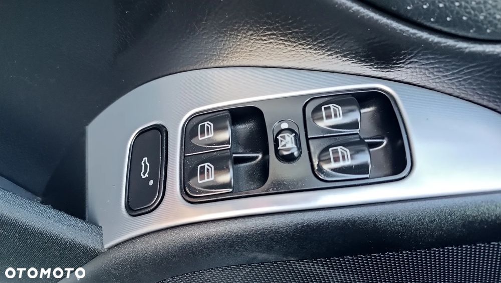 Mercedes-Benz Klasa C 180 Kompressor Avantgarde - 27