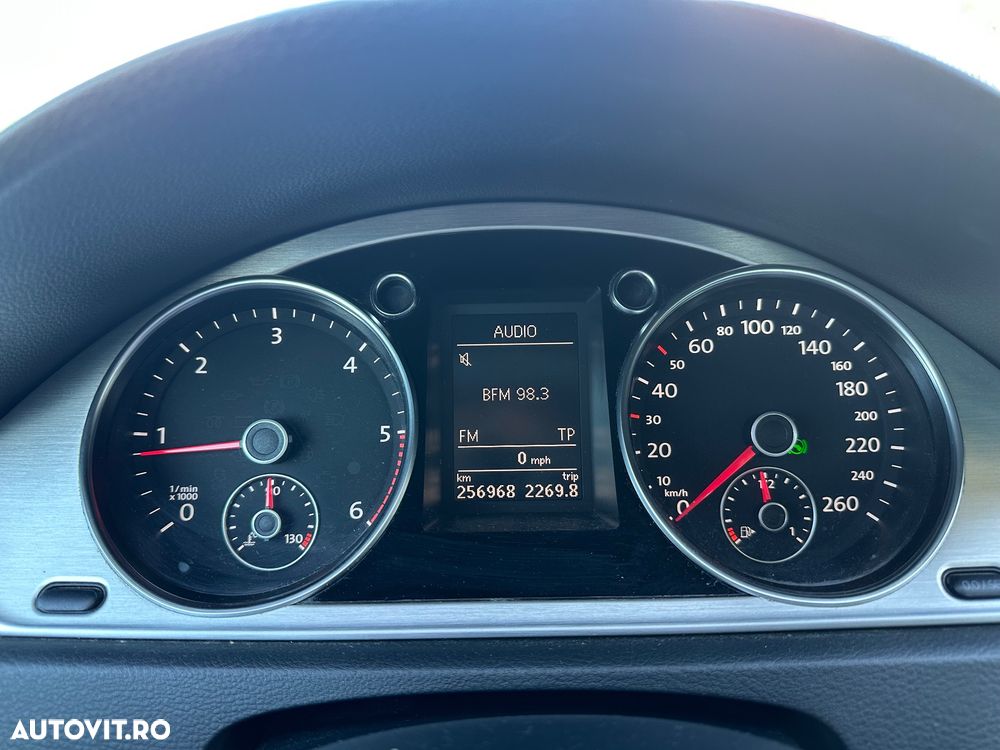 Volkswagen Passat 2.0 TDI BlueMotion Tehnology DSG Highline - 8