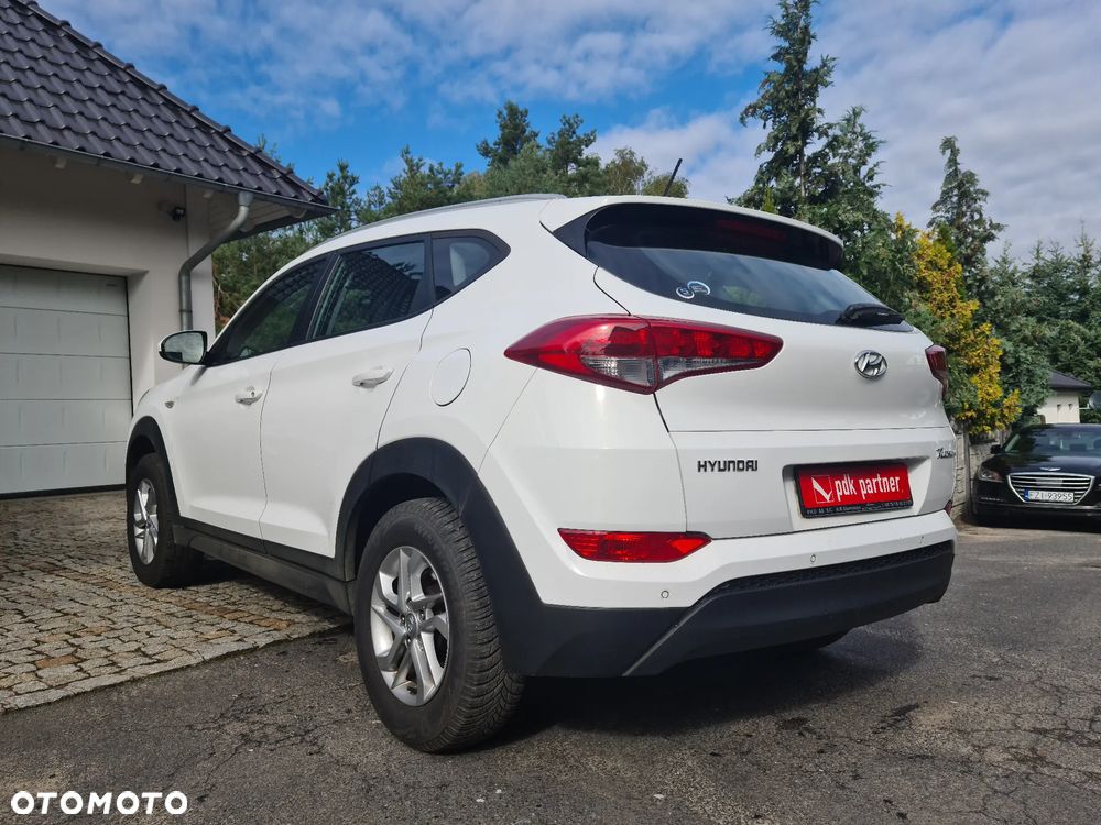 Hyundai Tucson blue 1.7 CRDi 2WD Style - 16