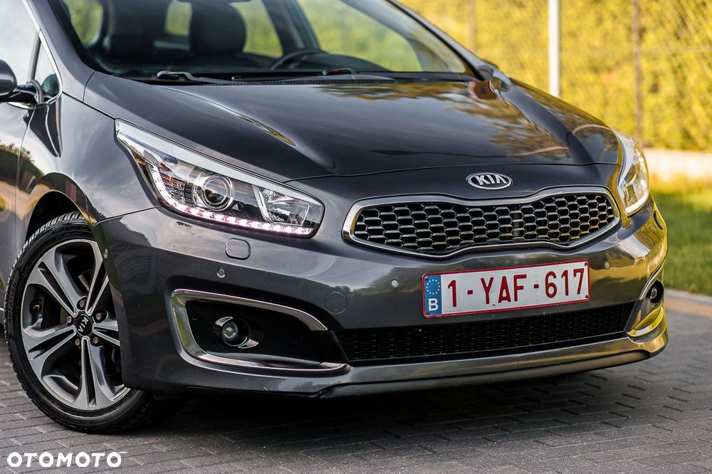 Kia Ceed 1.6 CRDi 136 ISG Platinum Edition - 15
