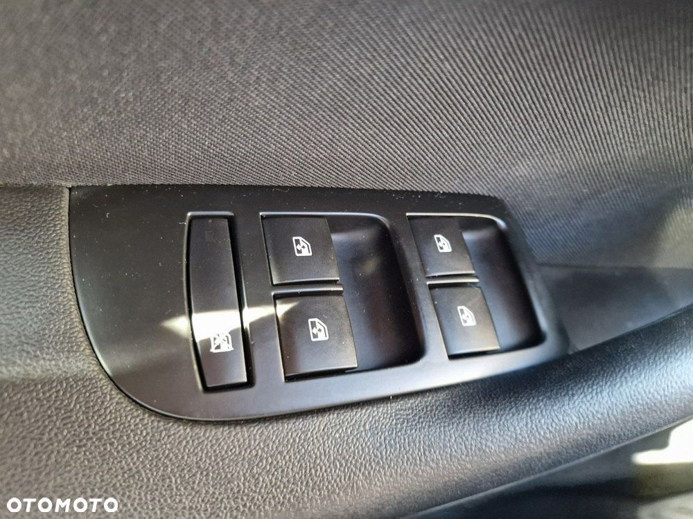 Opel Zafira Tourer 1.4 Turbo drive - 34