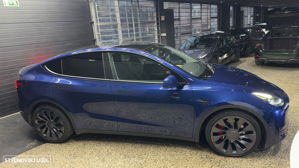 Tesla Model Y Performance Dual Motor AWD - 11