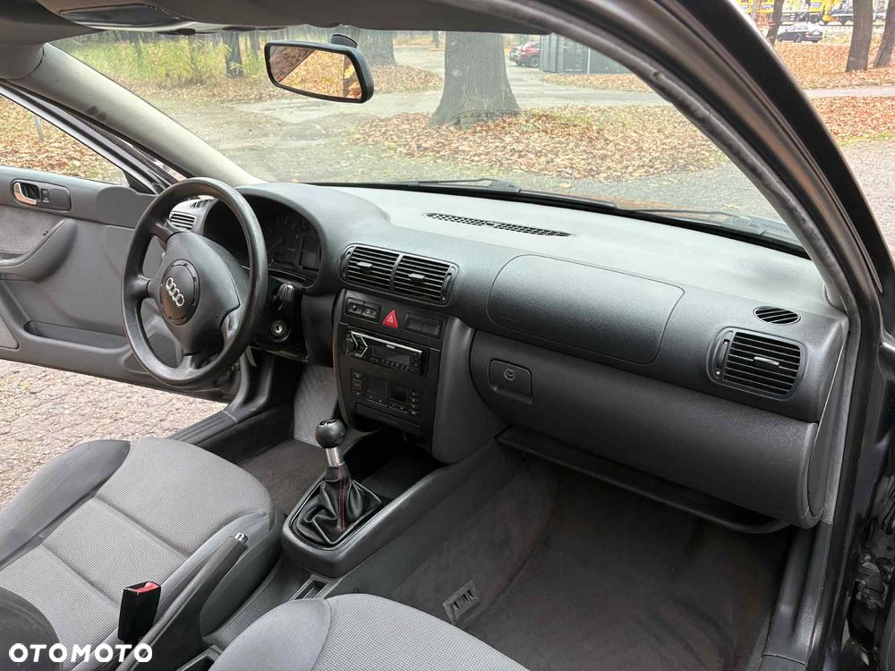 Audi A3 1.6 Ambiente - 6