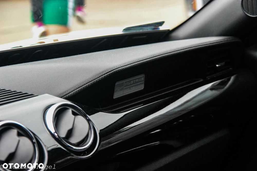 Ford Mustang 5.0 Ti-VCT V8 Black Shadow Edition - 8