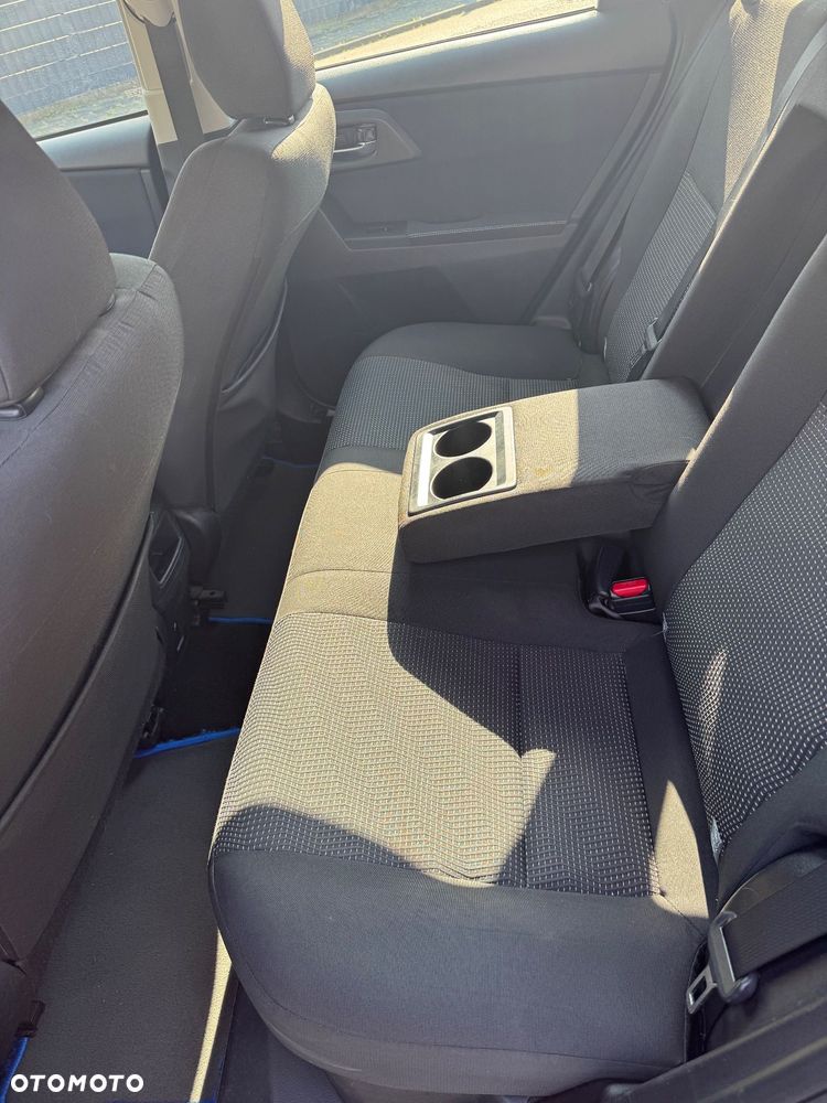 Toyota Auris - 11