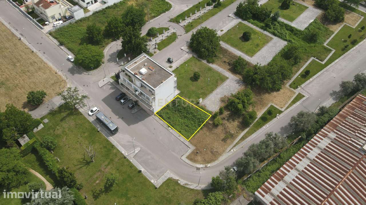 Excelente Lote de construção com projecto para 8 apartamentos - Grande imagem: 2/7