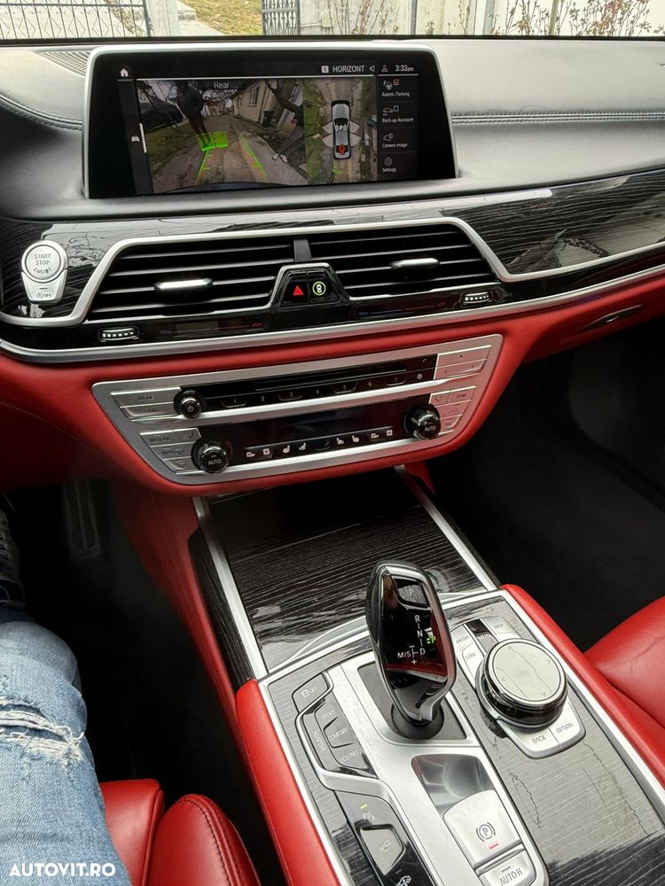 BMW Seria 7 750i xDrive - 24