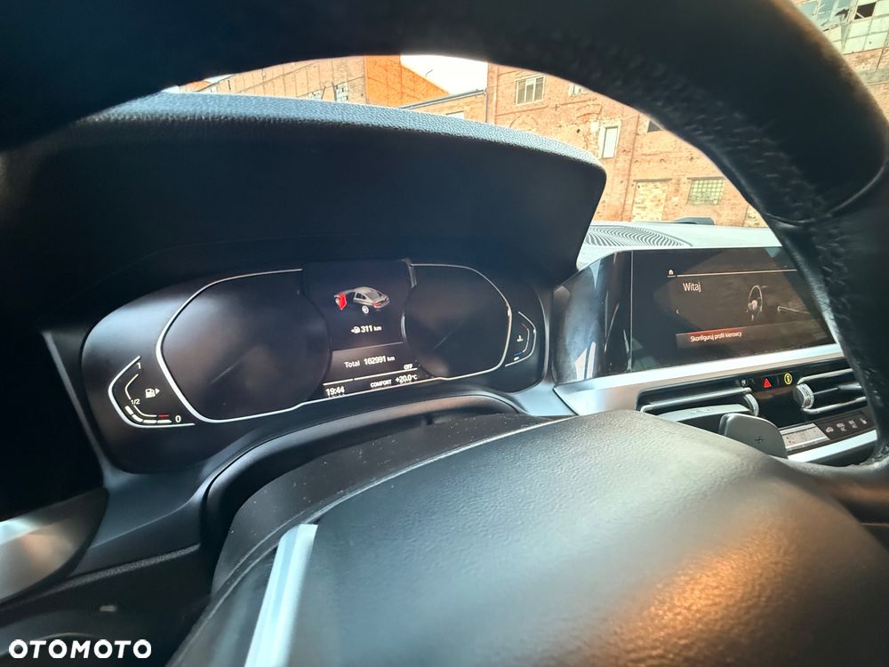 BMW Seria 3 330i xDrive Sport Line - 20