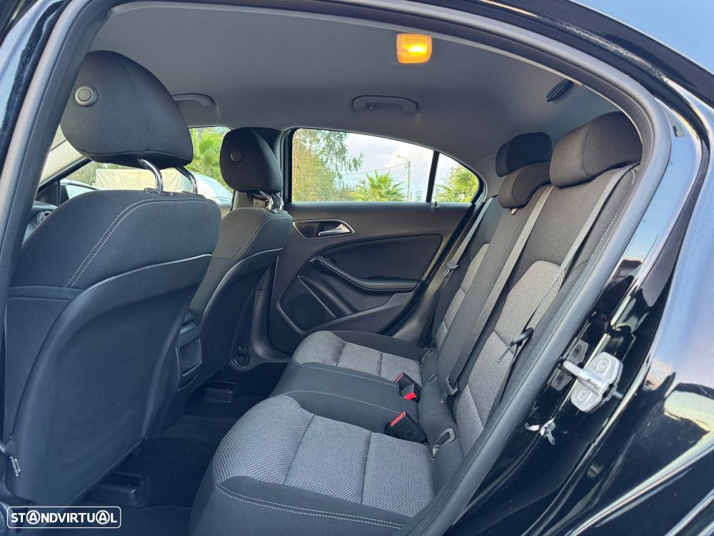 Mercedes-Benz A 180 - 6