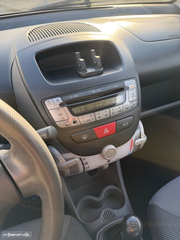 Peugeot 107 1.0 Trendy - 16