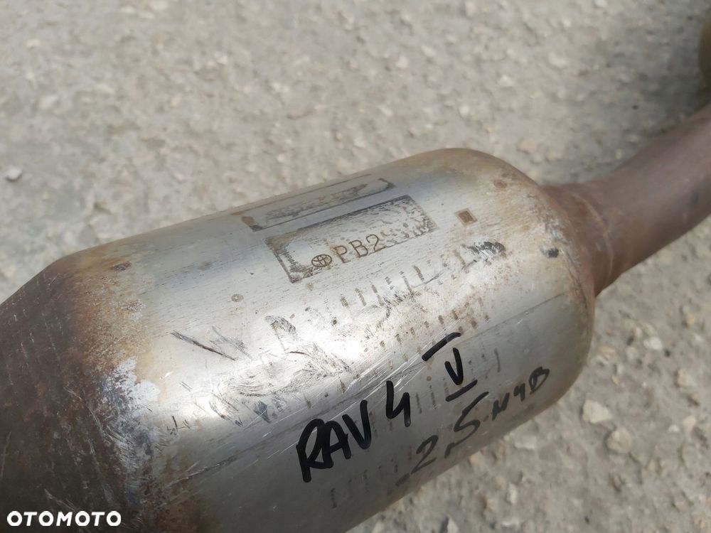 Toyota RAV4 V 2,5 katalizator tłumik środkowy - 5