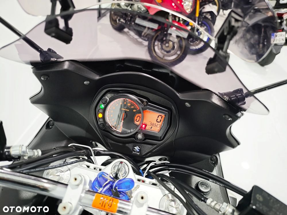 Suzuki GSX - 6