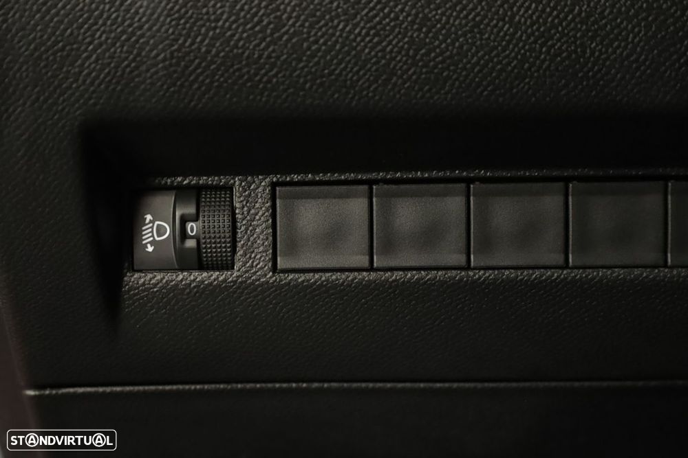 Peugeot 2008 1.2 PureTech Allure - 20
