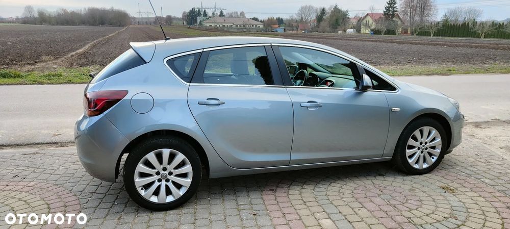 Opel Astra 1.6 Cosmo - 17