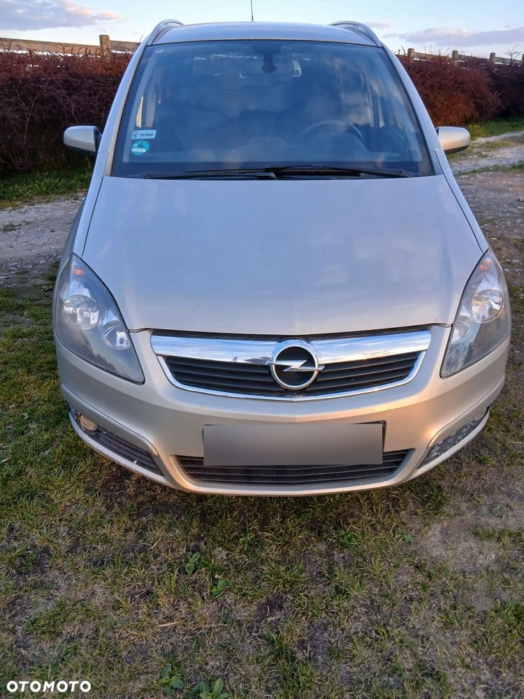 Opel Zafira - 1