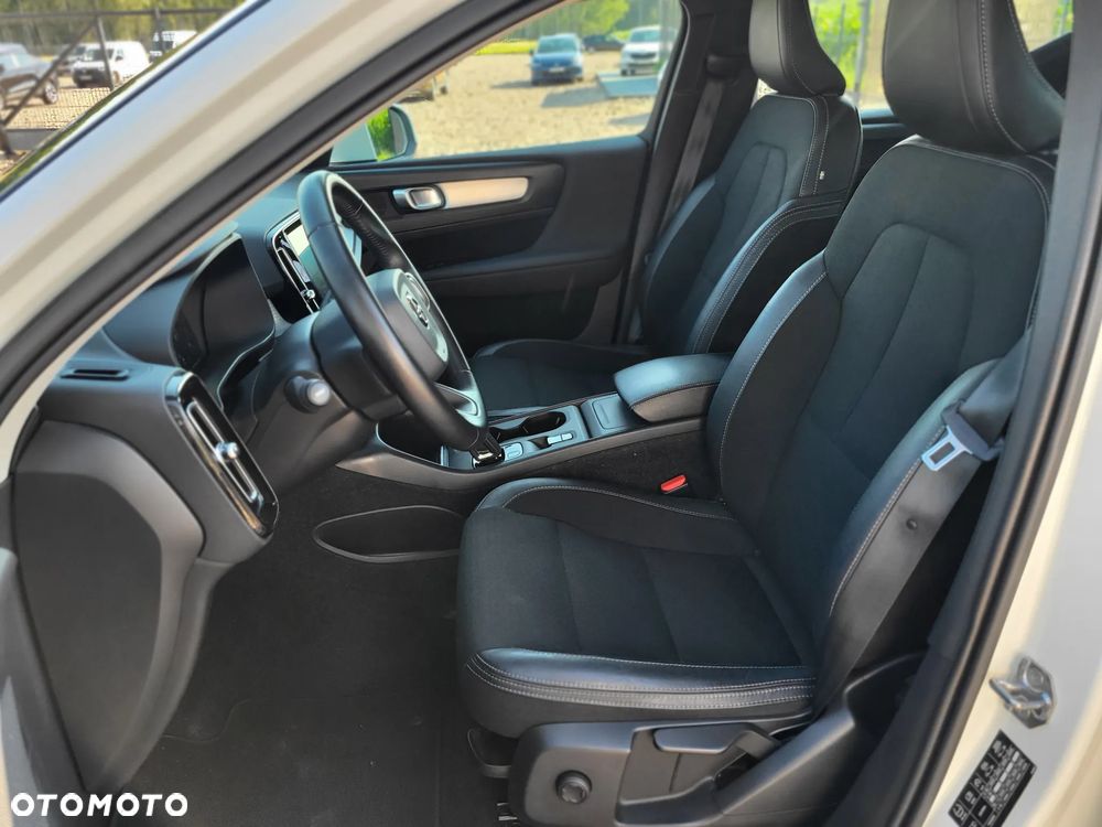 Volvo XC 40 T4 Momentum Pro - 16