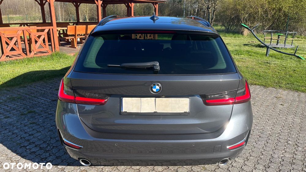 BMW Seria 3 320d Luxury Line Purity sport - 12